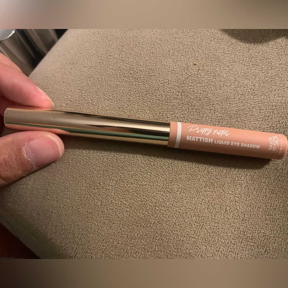 Touch In Sol Pretty Filter Mattish Liquid Eyeshadow